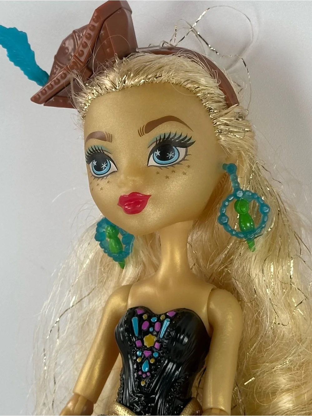 Monster High Shriekwrecked Dayna Treasura Doll Jones Dress Hat Shoes